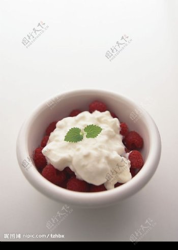 草莓饮品图片