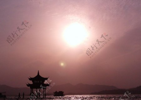 西湖太阳玄幻仙境图片