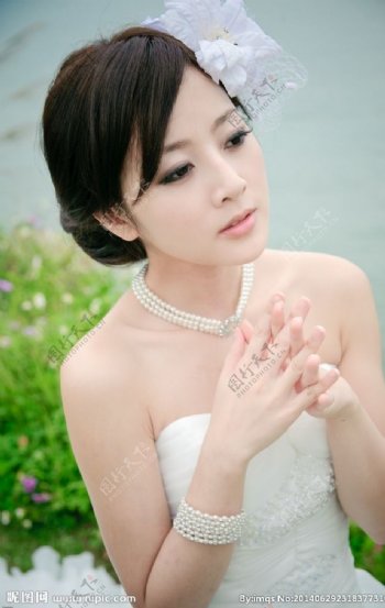 果子MM新娘装图片