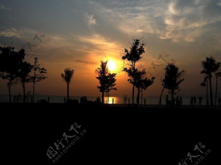 三亚湾夕阳图片