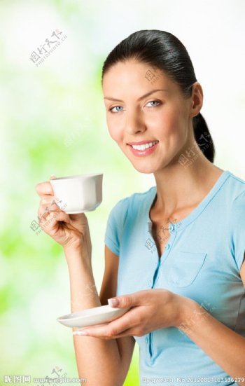 喝茶的欧美美女图片