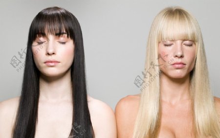 两个时尚美女发型秀发图片
