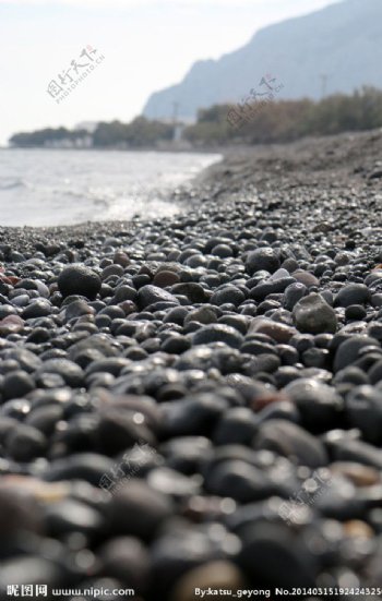 鹅卵石黑沙滩图片
