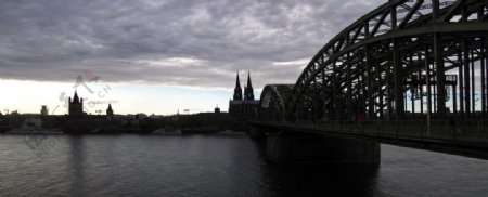 德国科隆莱茵河霍亨索伦桥图片