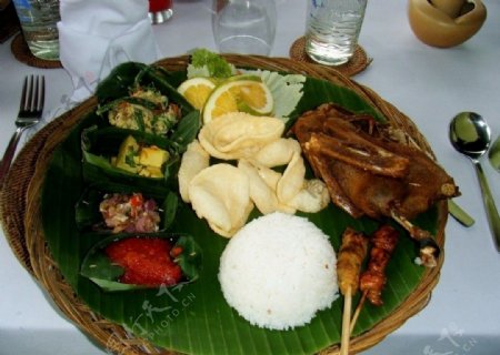 巴厘岛特色食物脏鸭子图片