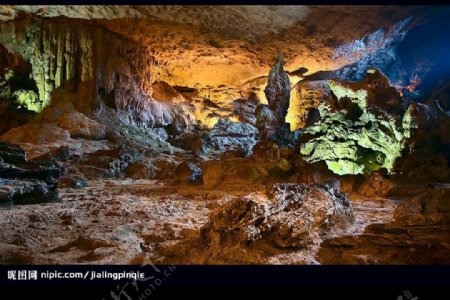 越南下龙湾洞穴图片
