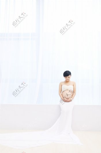 孕妇外景图片