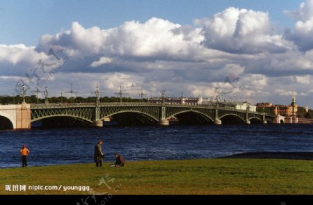 涅瓦河大桥图片