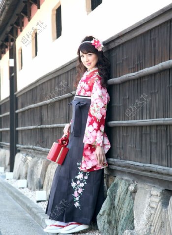 日本和服女性展示图片