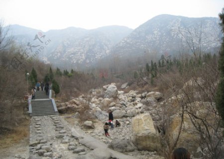 嵩山叠石溪风景图片