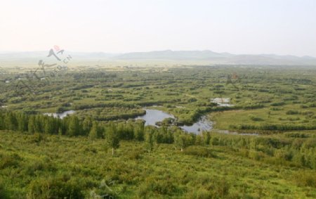 额尔古纳河湿地草原群山图片
