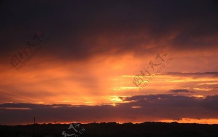 高原夕阳红图片