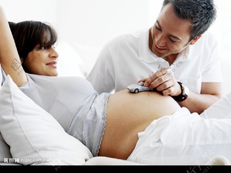 怀孕的夫妻高清大图图片