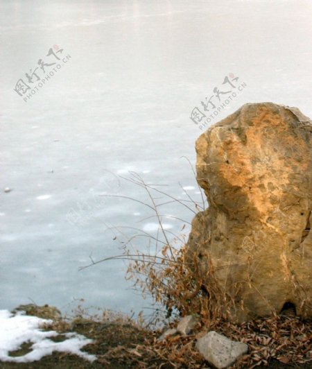 河边石头图片