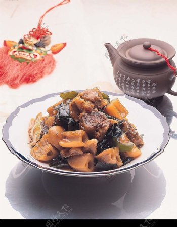 中式传统美食海带炒肉图片