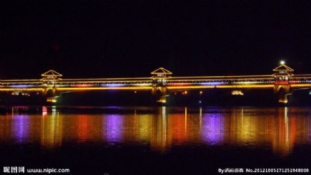 渭水廊桥夜景图片