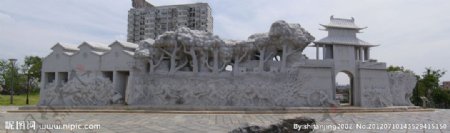 武汉183楚望台遗址公园首义烽火大型组雕北面景观图片