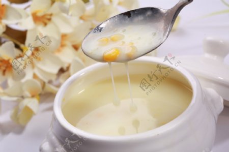 奶油玉米浓汤图片
