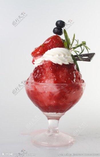 草莓冰沙图片