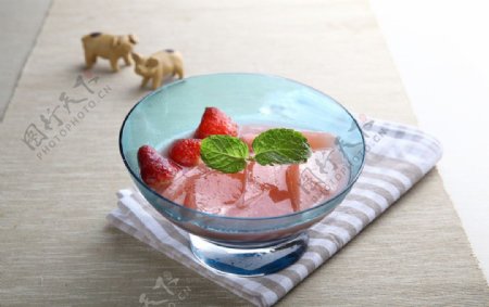 草莓布丁图片