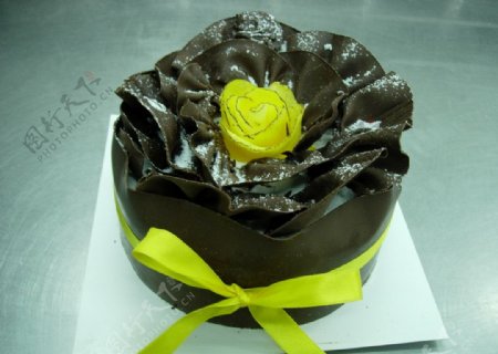 皇室芒果黑森林蛋糕图片