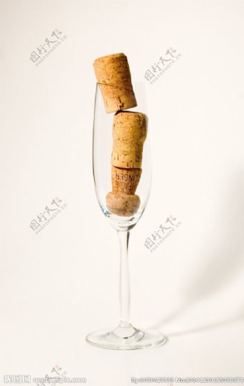 酒杯洋酒杯红酒酒塞橡木图片