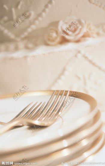 婚礼盘子刀叉图片