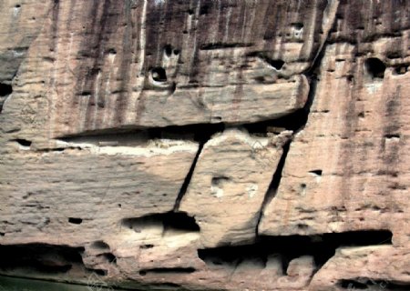悬崖的缝隙图片