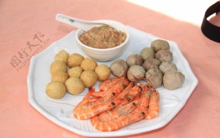 虾丸子牛肉丸鱼丸美食素材传统美食图片