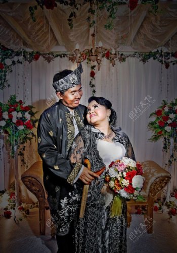 缅甸新婚夫妇图片