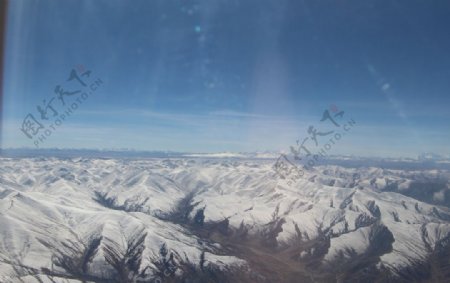 飞机上看到的西藏雪山图片
