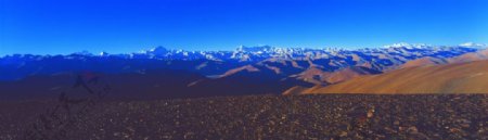 珠穆朗玛峰群山图片