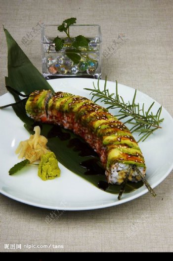日本料理菜青虫卷图片