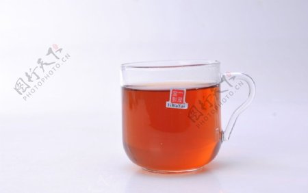 红茶泡茶图片
