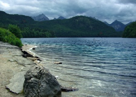 美丽湖泊图片