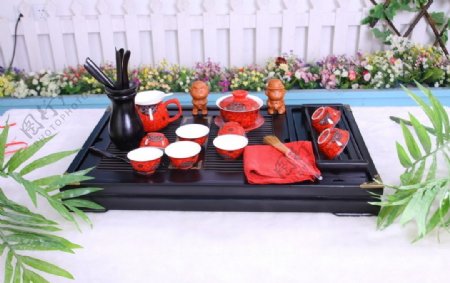 红釉黑藤花茶具图片