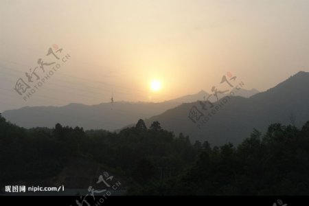 秦岭夕阳图片