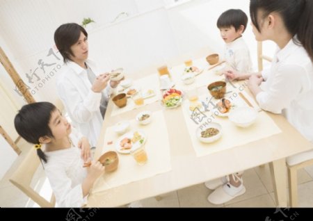 家庭餐桌0042