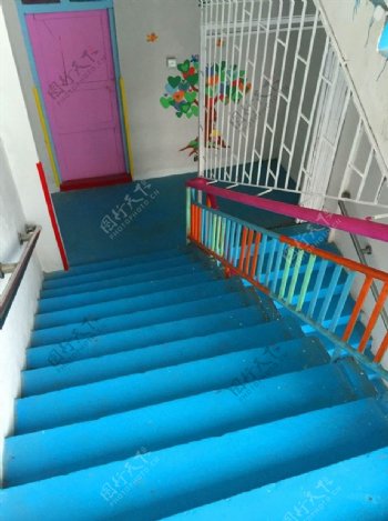广东培幼幼儿园楼梯一角