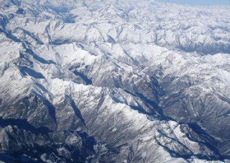 阿尔卑斯山脉航拍图