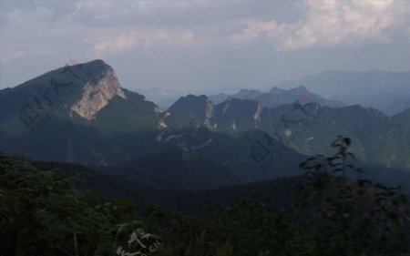 群山