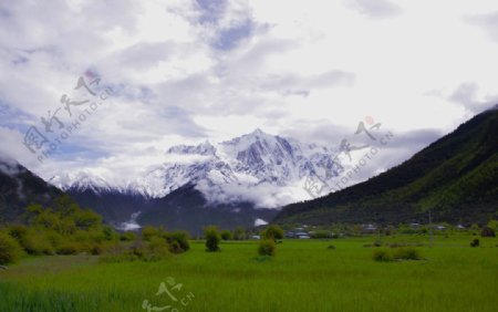 雅鲁藏布大峡谷