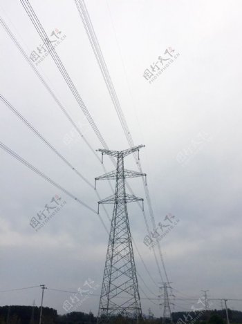 蓝天电网电塔