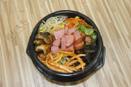 韩式石锅火腿拌饭