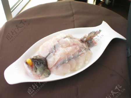 锅仔金菇鲈鱼图片