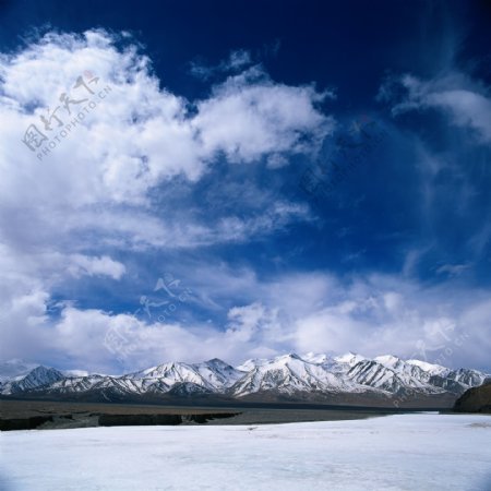 漂亮的雪山美景图片