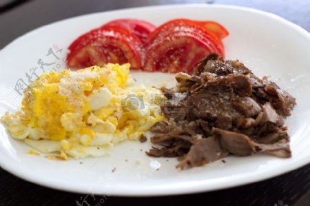 早餐鸡蛋西红柿带着淡淡的PA牛肉