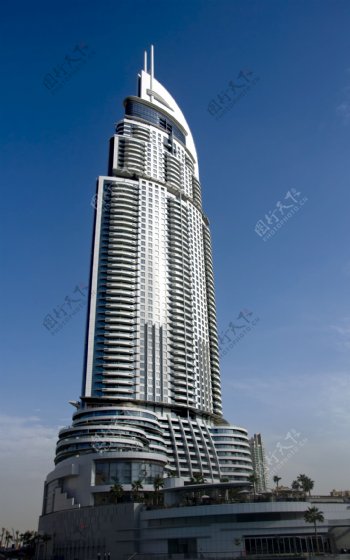 前卫的高层建筑图片