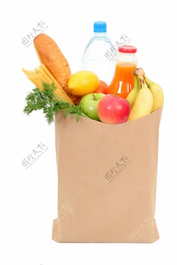 购物纸袋里的蔬菜水果图片