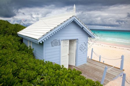 海边的蓝色木屋